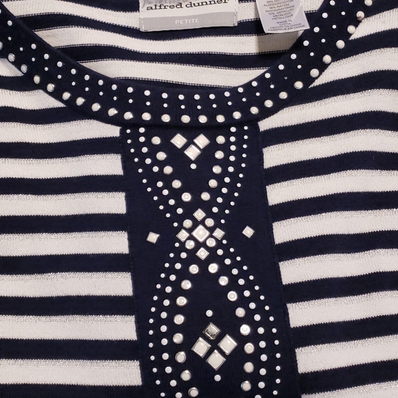 Sweater - Picture 3 of 3